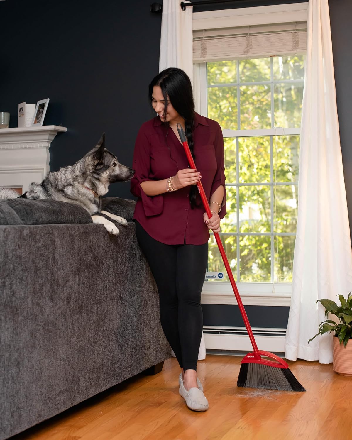 O-Cedar Pet Pro Broom with Step-On Dustpan | Remove 99% with One Sweep | DustPan Removes 3 Times More Pet Hair | Quiet Cleaning Tool for Cat and Dog Owners