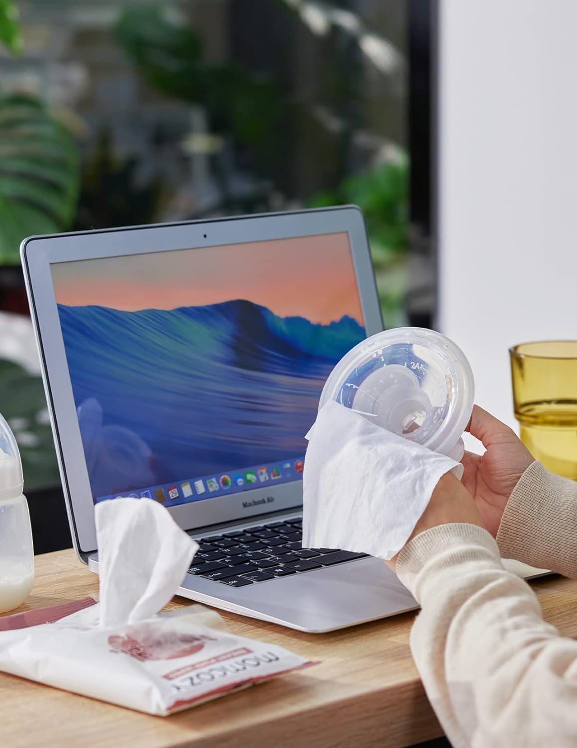 Momcozy Natural Breast Pump Wipes for Pump Parts Cleaning On-the-go, 30 Count (Pack of 3), Flash Clean & Resealable Pump Wipes